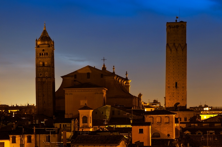 Scopri Le Luci Di Bologna Dall'alto Della Torre Prendiparte | Viaggi